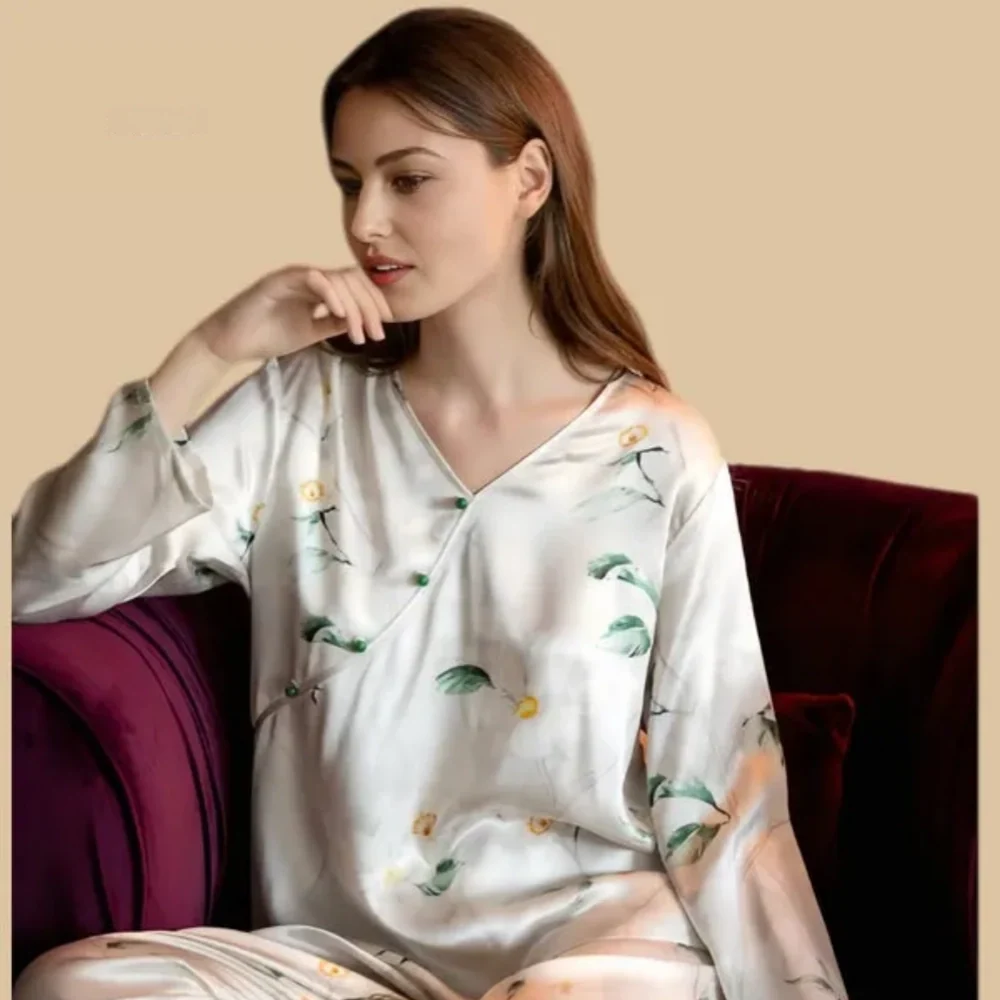 100% Mulberry Silk 19Momme Floral Printed Long Sleeve V-Neck Pullover Pajamas Set