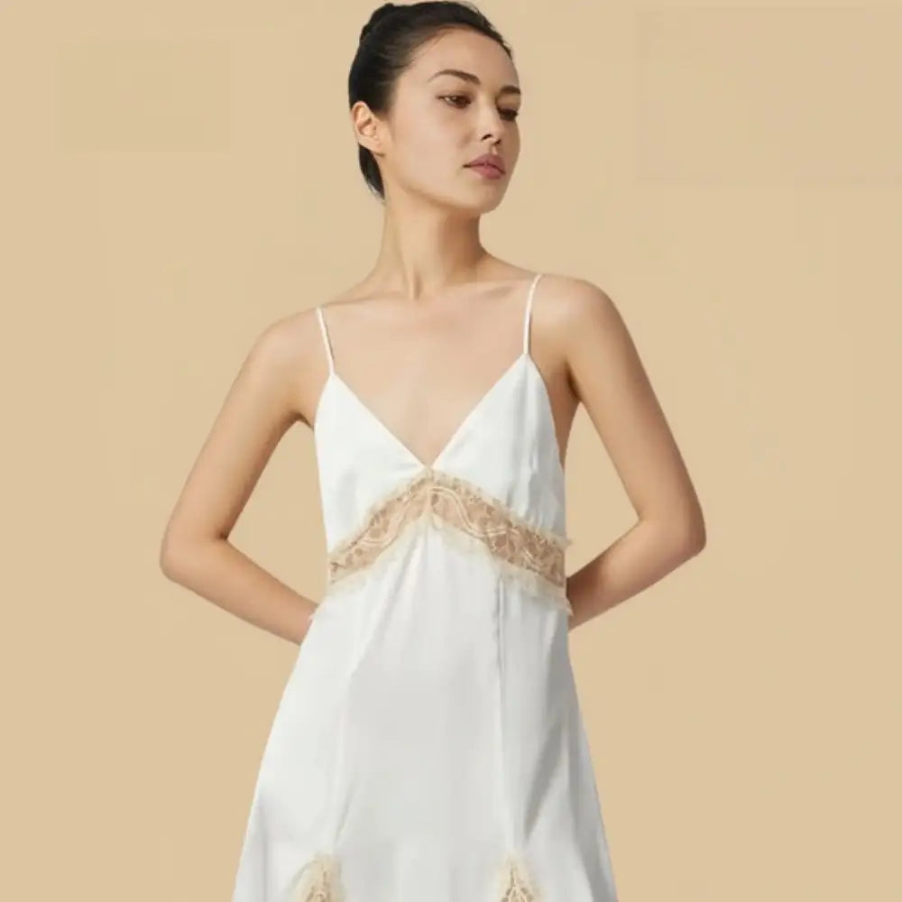 100% Mulberry Silk 19Momme Lace V-Neck Short Nightgown with Open Back